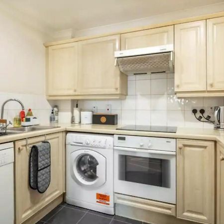 1 Bedroom Flat With Free Parking London Exterior photo