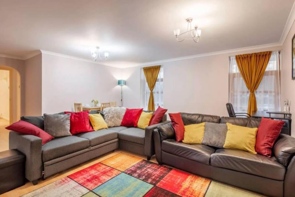 1 Bedroom Flat With Free Parking London Exterior photo