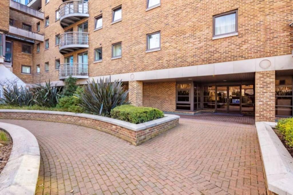 1 Bedroom Flat With Free Parking London Exterior photo