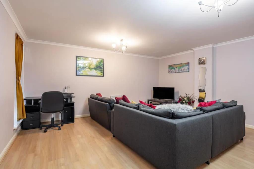 1 Bedroom Flat With Free Parking London Exterior photo