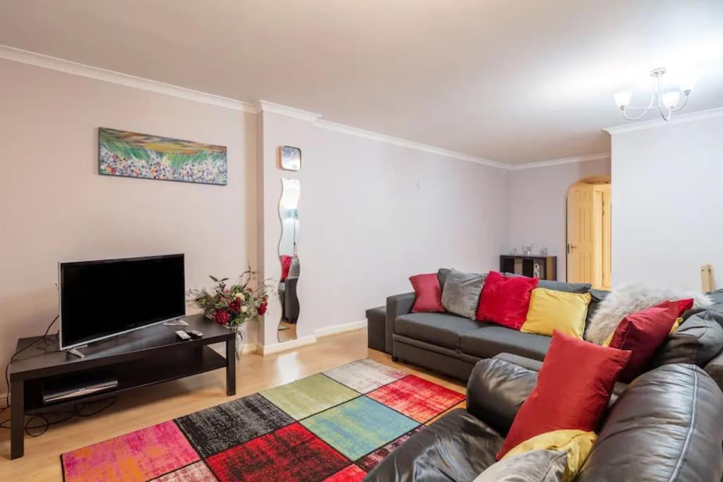 1 Bedroom Flat With Free Parking London Exterior photo