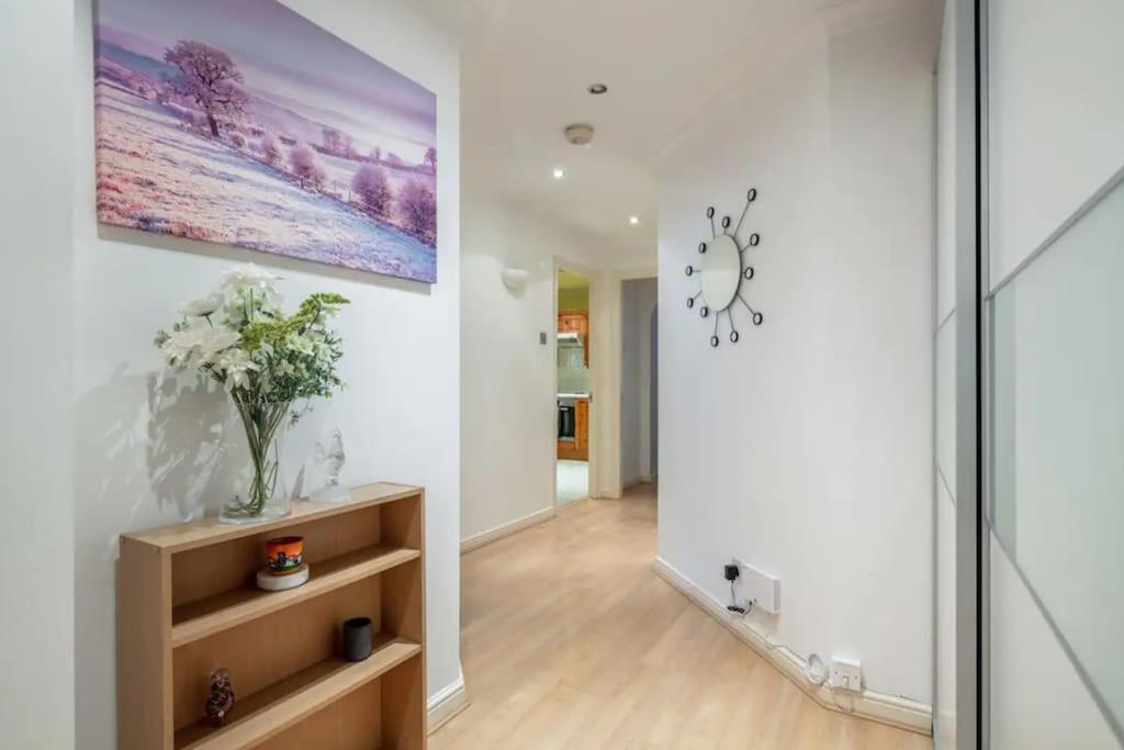 1 Bedroom Flat With Free Parking London Exterior photo